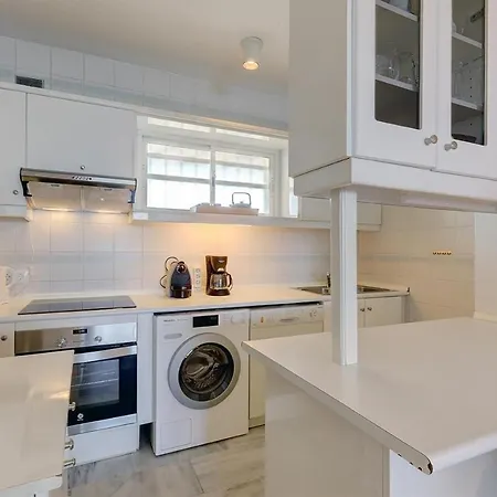Apartment Boulevard 302