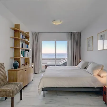 Boulevard 302 * Estepona